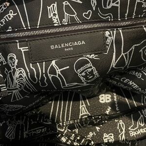Balenciaga graffiti shoulder bag! Excellent condition.